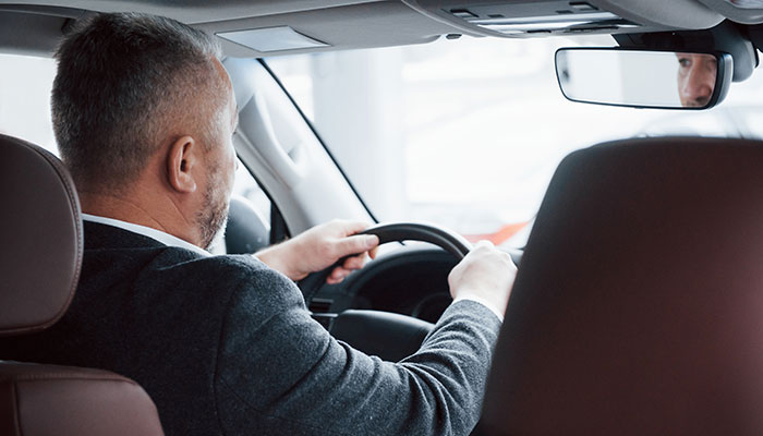 edad maxima para alquiler un coche